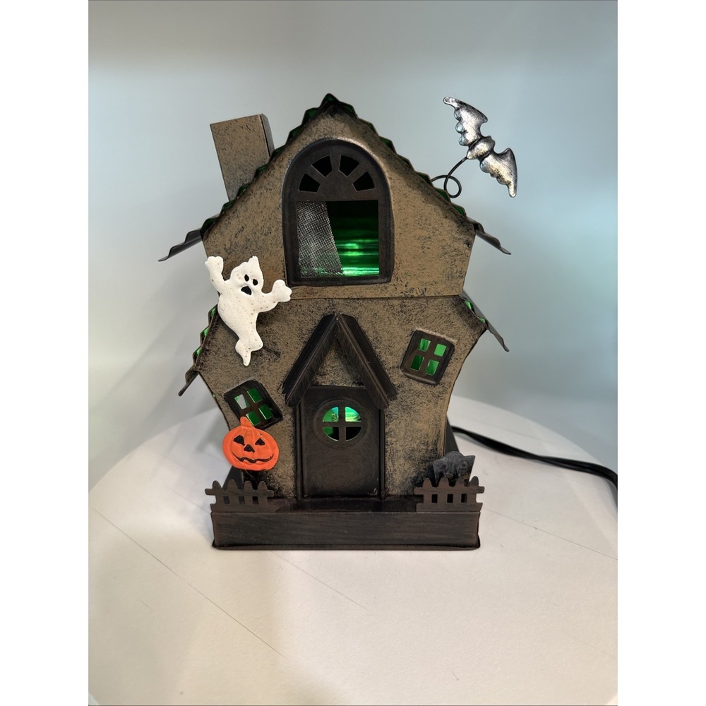 Scentsy Manic Mansion Halloween Warmer Haunted House Ghost Pumpkin Green Light